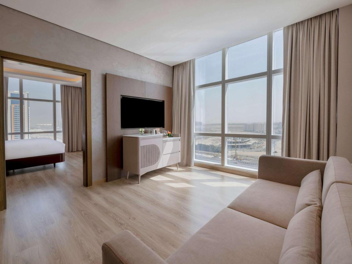 Movenpick Jumeirah Village Triangle Дубай Экстерьер фото Suite